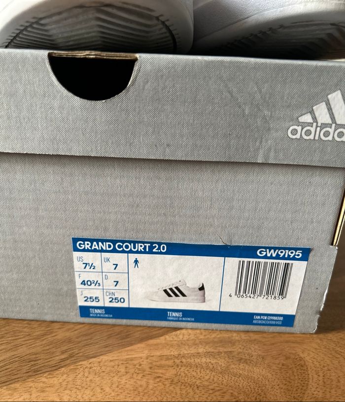Baskets adidas 40 2/3 - photo numéro 4