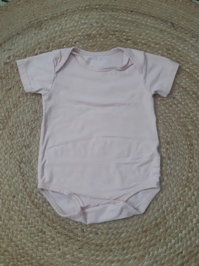 Lot de 2 bodies manches courtes 3 ans - photo numéro 3