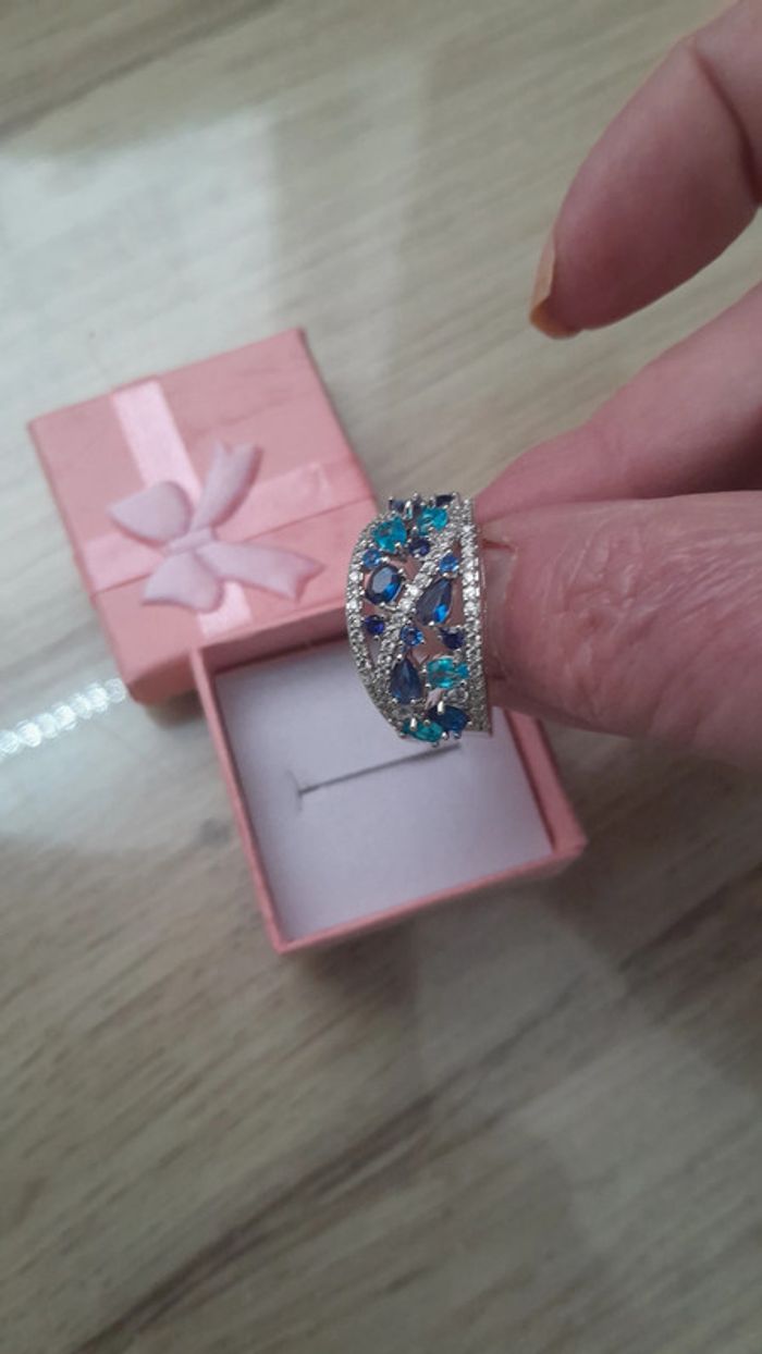 Bague incrustée de brillants bleus et bleus marine, taille 60 - photo numéro 4