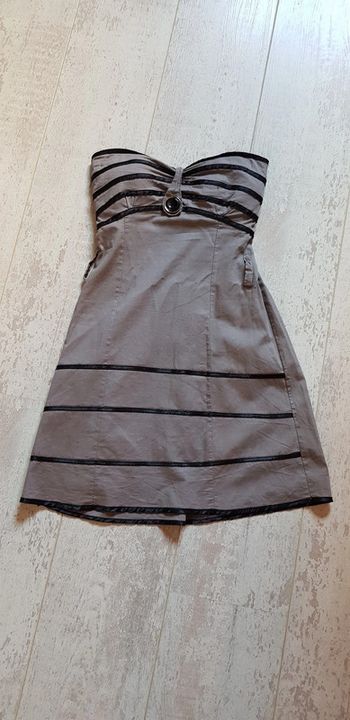 Robe sans bretelles marron