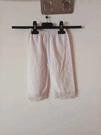 Joli legging blanc.  2 ans