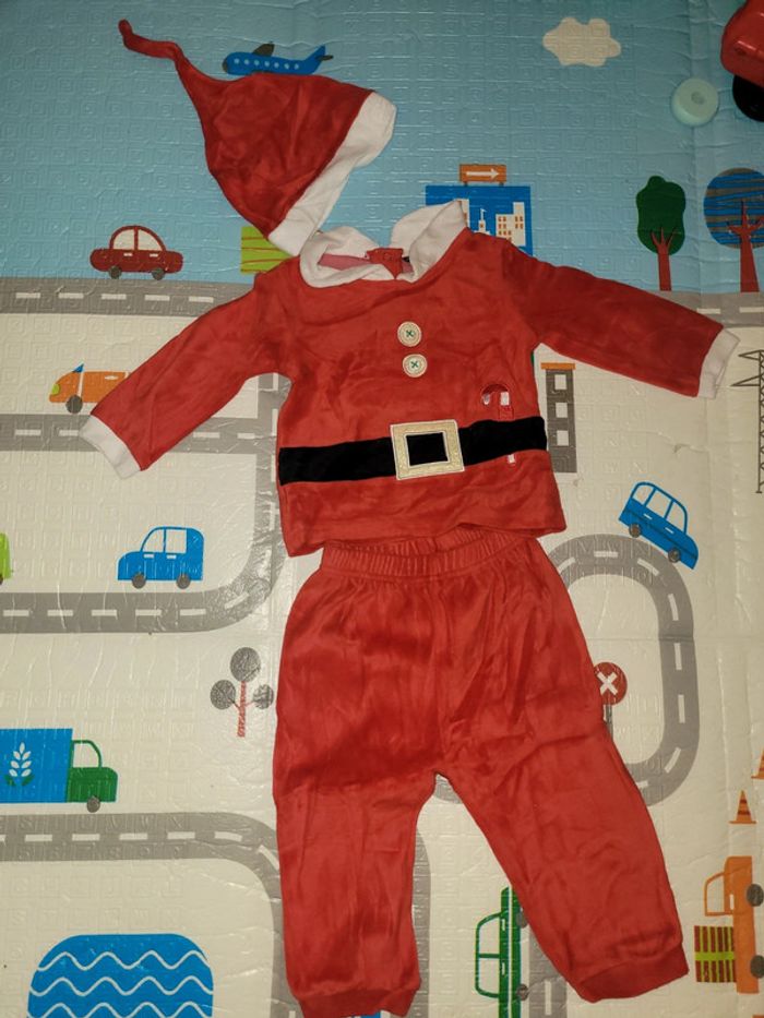 Costume + bonnet père Noël 12 mois