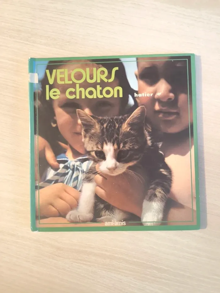 Livre velour le chaton