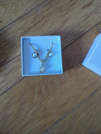 Ensemble collier boucle d'oreille