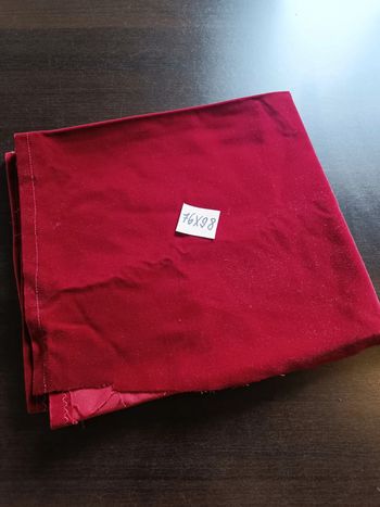 Tissu rouge