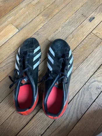 Chaussures foot moulées