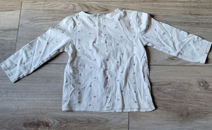 Ensemble t-shirt manches longues fleuri et jeans taille 24 mois - photo numéro 4