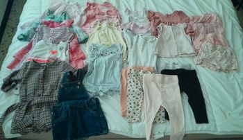Lot vêtements  bebe filles 6 mois
