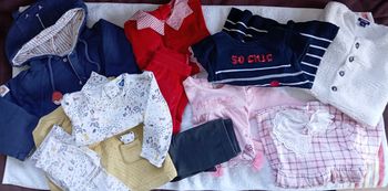 Lot vêtements fille taille 6 mois