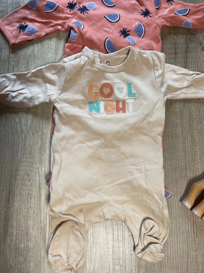 Lot pyjamas fin 1 mois mixte - photo numéro 2