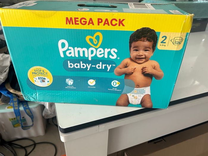 Couche taille 2 Pampers