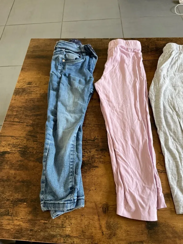 Lot de 5 pantalons / short fille 3 ans - photo numéro 2