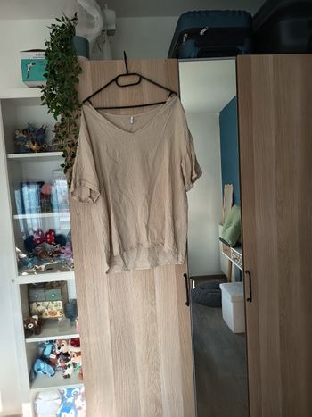 Tee-shirt blouse beige avec petite ligne doré et argenté neuf Sunvalley - Taille XXL 44
