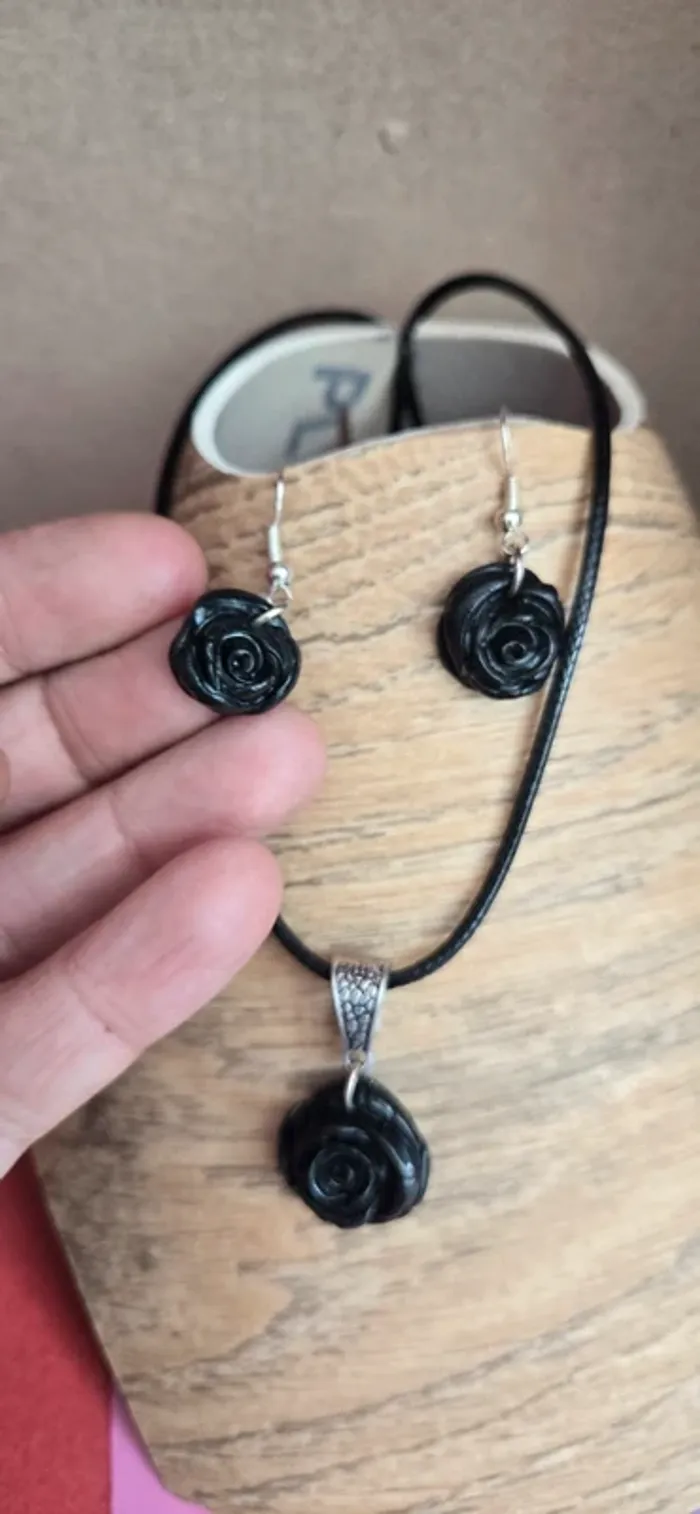 Parure Fimo rose noir neuf - photo numéro 5
