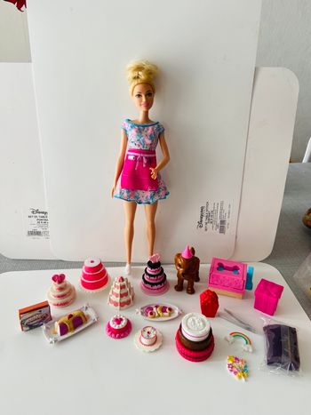 Poupée Barbie pâtisserie 