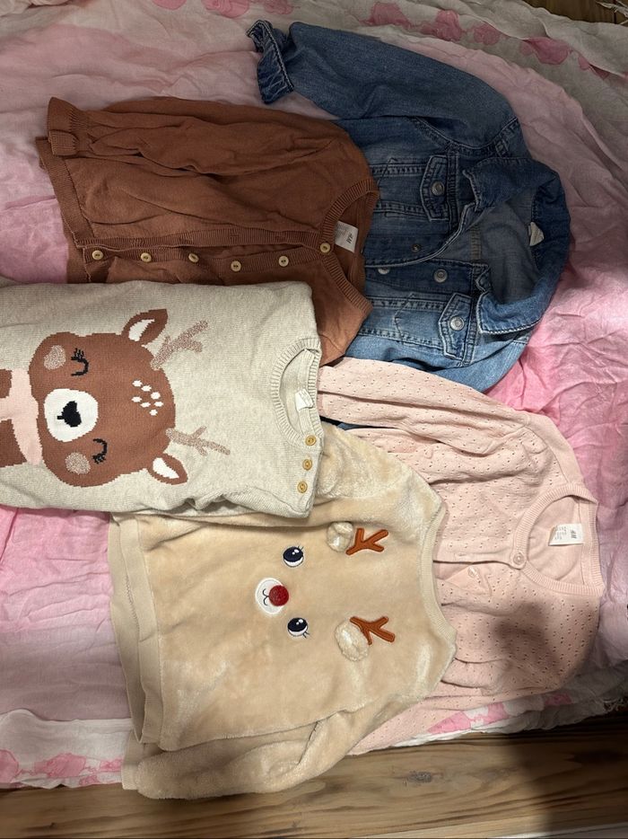 Lot vêtements fille en taille 92