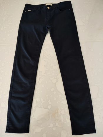 Pantalon Stradivarius. Taille 40 bleu foncé