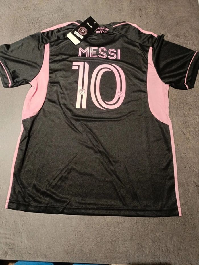 Tenue football Léo Messi Inter Miami rose. T.26 - photo numéro 2