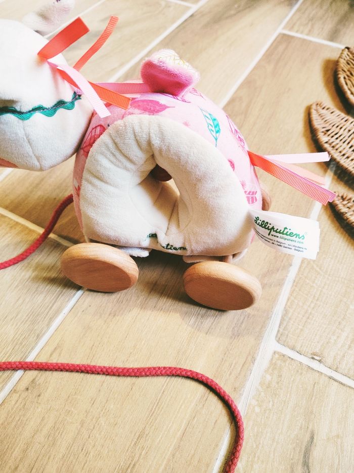 🦄Jouet à tirer Louise la Licorne en tissu et bois marque Lilliputiens - photo numéro 3