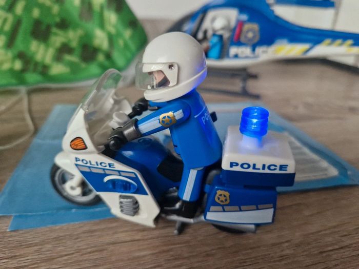 Hélicoptère Police Playmobil - photo numéro 4