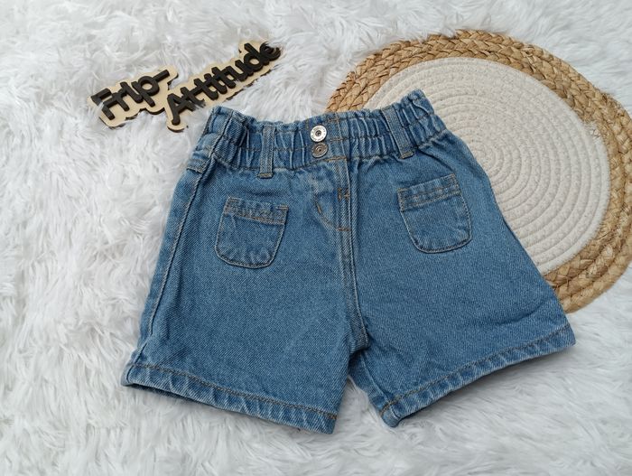 Short 9 mois comme neuf fille