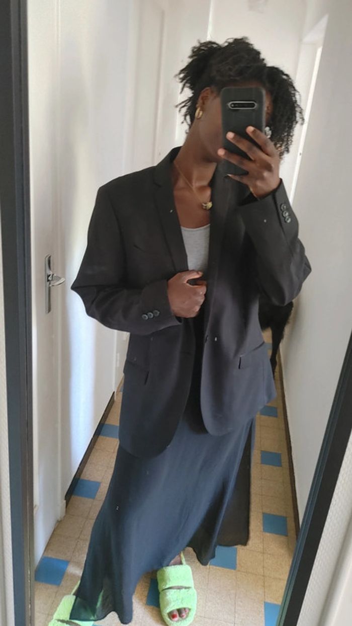 Magnifique blazer noir en excellente état - photo numéro 4