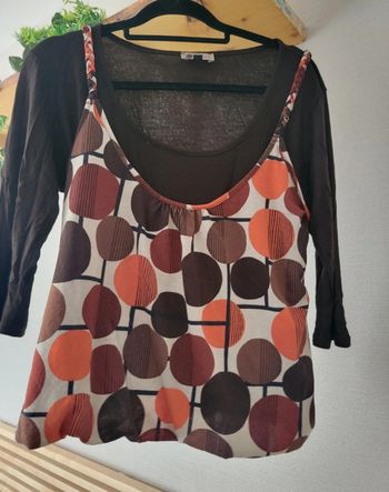 Haut marron et orange