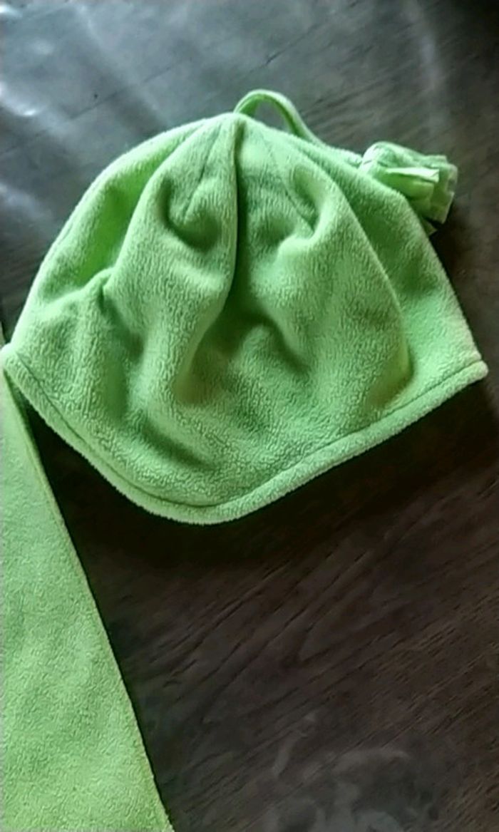 Écharpe et bonnet vert anis. - photo numéro 2
