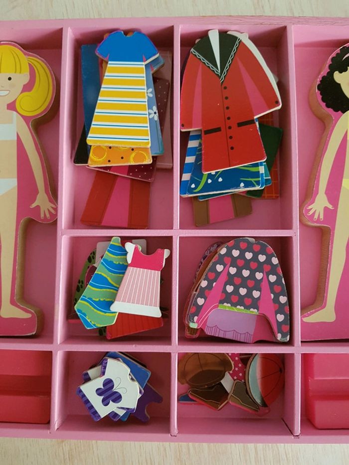 Jeu de vêtements magnétiques Abby & Emma de Melissa & Doug - photo numéro 18
