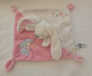 Doudou Lapin carré plat rose et blanc - Lune bleu avec lapin - Nicotoy