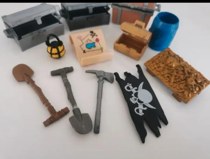 Playmobil lot vrac coffre drapeau pirate bidon plaque trésor or pelle lampe carte - photo numéro 2
