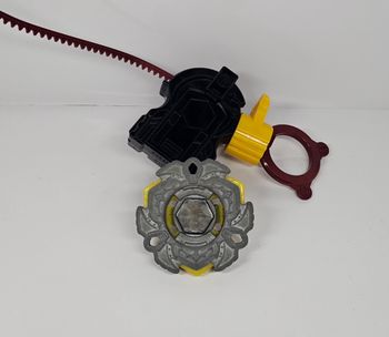 Toupie Beyblade Métal Fury Variares