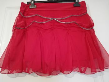 Jupe rouge à chainette