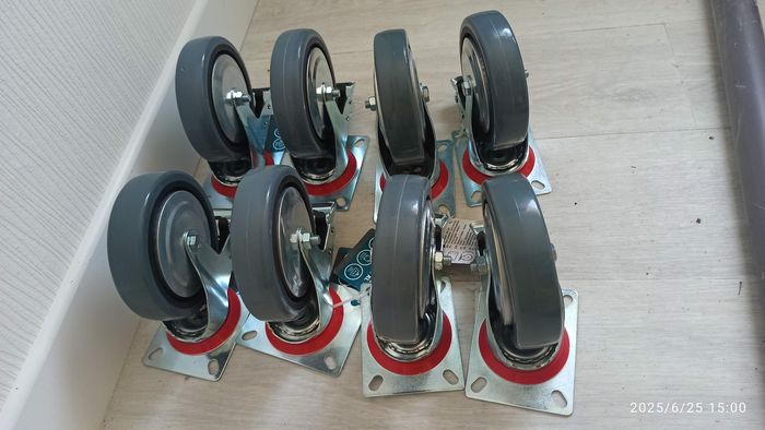 8 grosses roues pivotantes avec freins - photo numéro 8