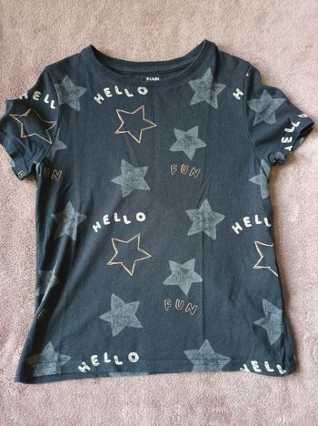 T-shirt manches courtes - Taille 6 ans.  