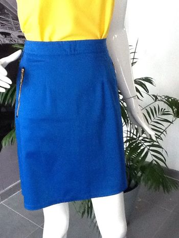 Jupe courte bleu dur