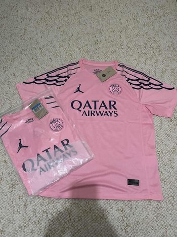 Maillot de football PSG rose neuve taille S