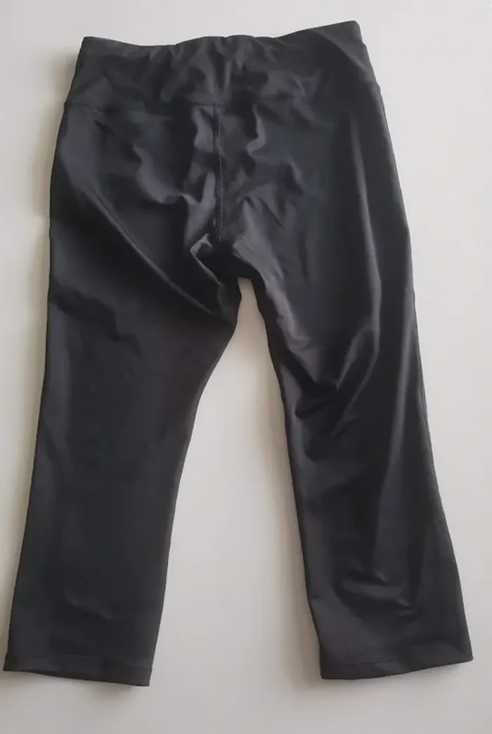 cycliste short 3/4 asics  taille M - photo numéro 2