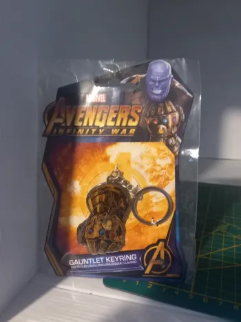 Porte cle gant de l'infini