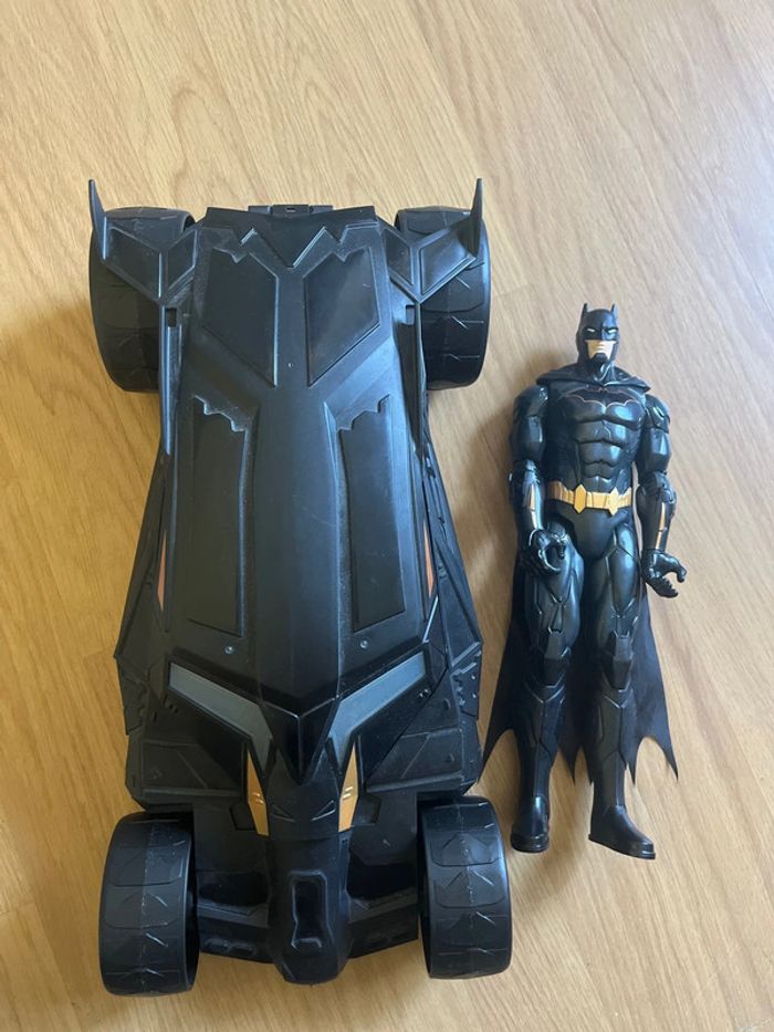 Batman et batmobile