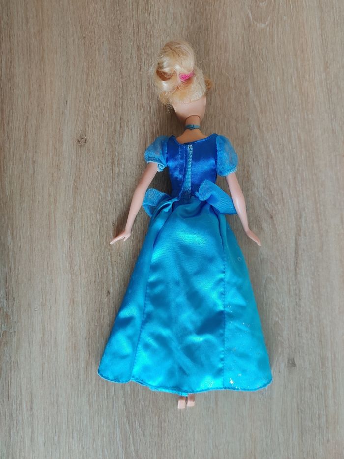 3 poupées Disney princesses - photo numéro 7