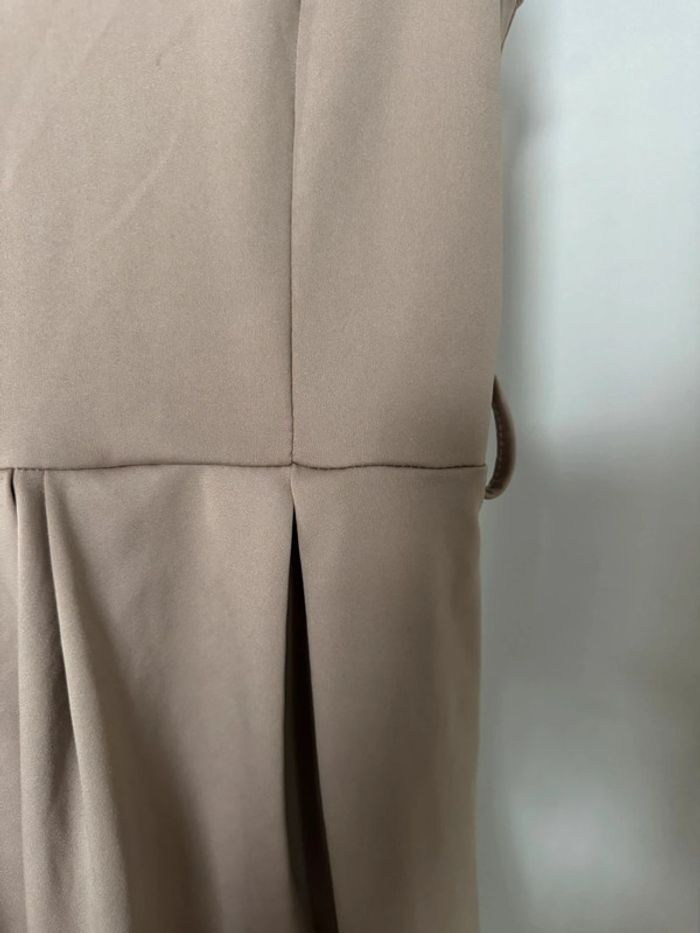 Robe courte beige élastique petite dos nu - photo numéro 5