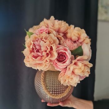 Magnifique pot garni.de pivoines