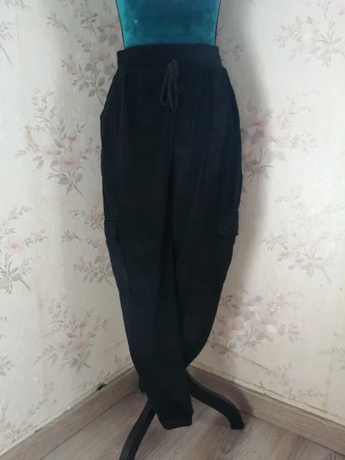 Pantalon de jogging noir style cargo en velours / sans marque / (L-XL) - photo numéro 2
