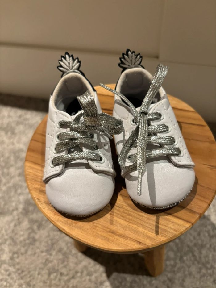 Baskets/chaussons IKKS ananas 17/18 - photo numéro 2