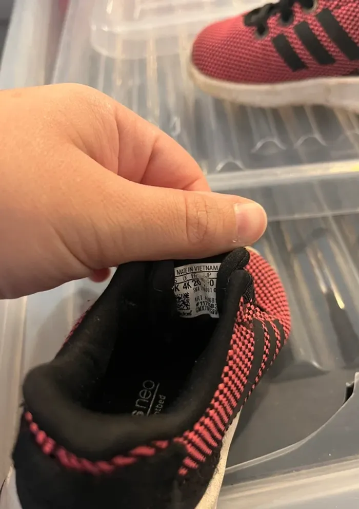Basket adidas taille 20 - photo numéro 3