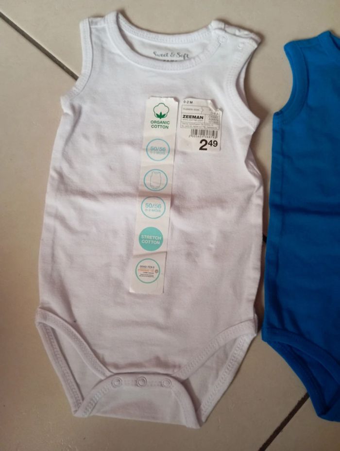 Lot de 3 bodies body neufs 0/2 mois - photo numéro 3