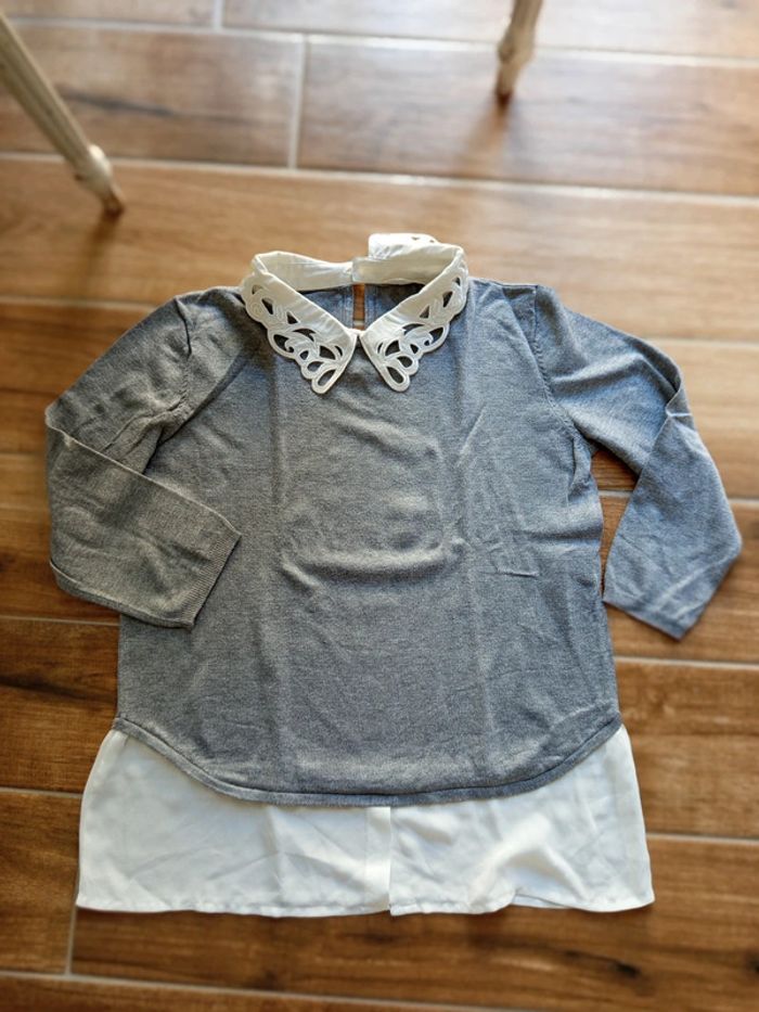 Pull chemise 2 en 1 gris avec col dentelle Naf Naf