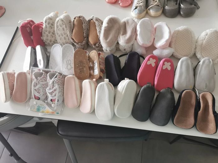 Lot chaussures chaussons bébé 6 à 12 mois - photo numéro 2