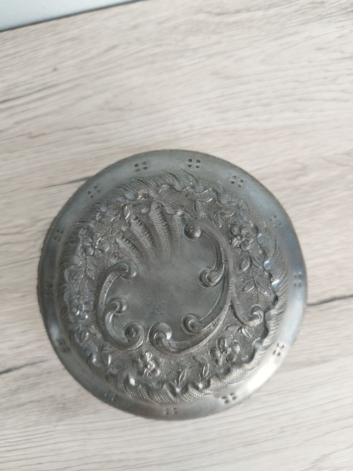 Jolie boite métallique - photo numéro 2